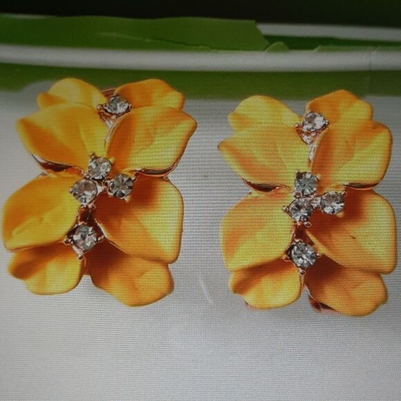 New 18K Gold Plated White Crystal Yellow Colorful Enamel Leaves Omega Back Earr - Picture 4 of 5